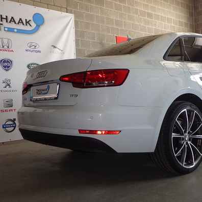 Audi a4 sedan 2016 trekhaak afneembaar