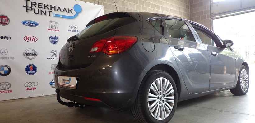 Opel astra J attelage