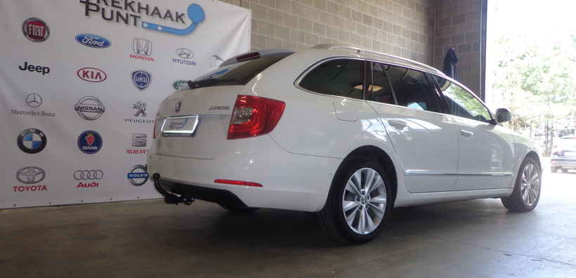 Trekhaak skoda superB vast